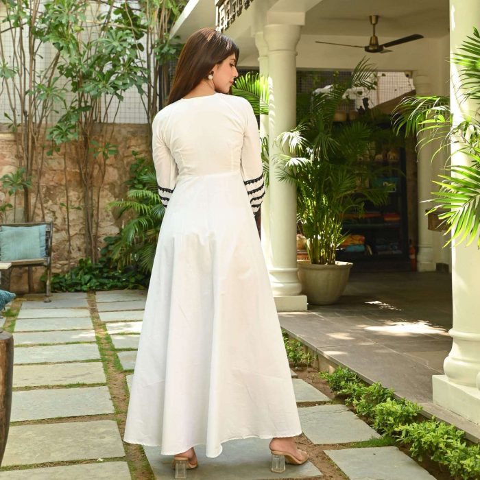 One Piece For White Lovers Code-383 - Image 4